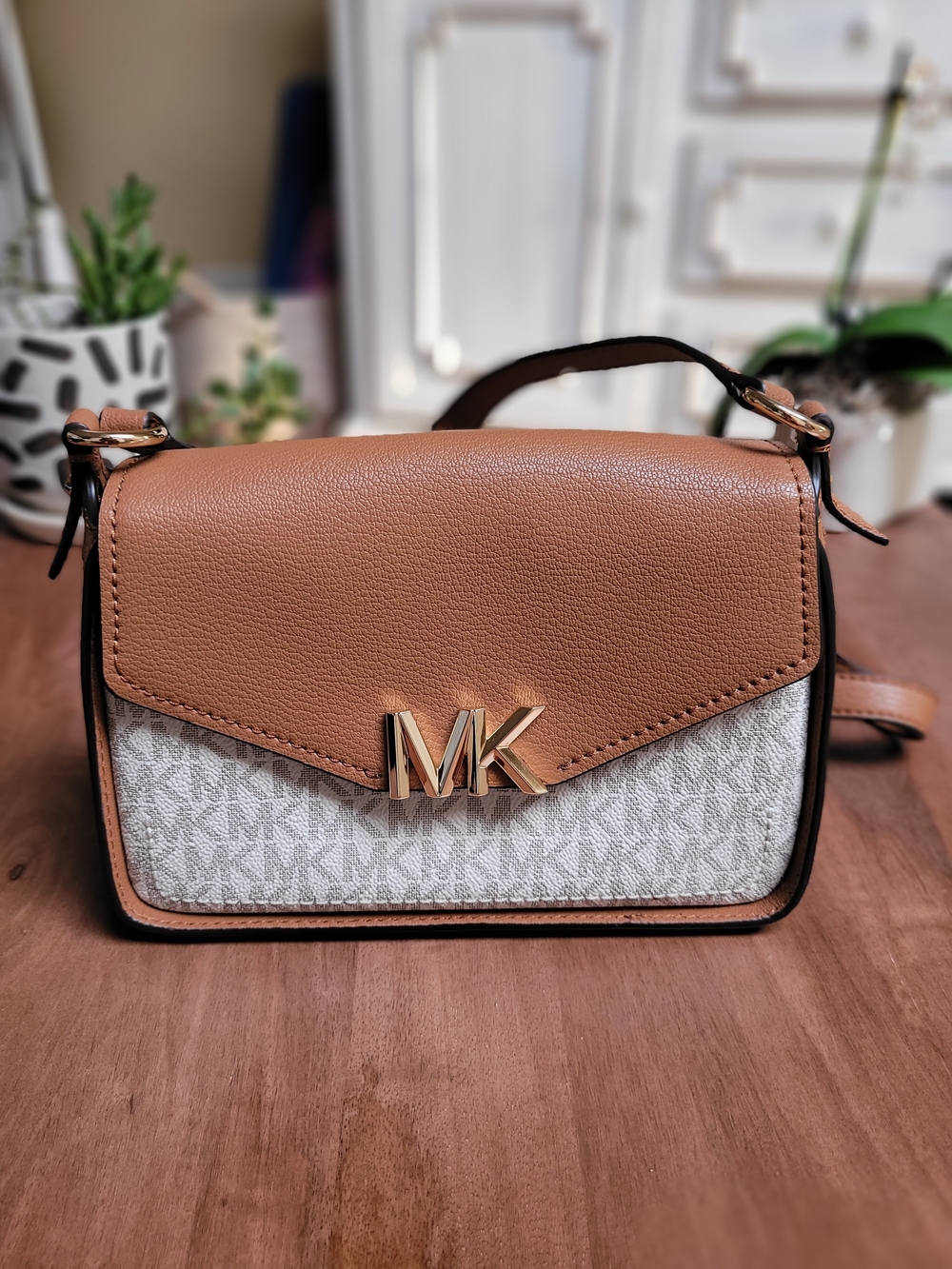 NWT Michael Kors Tan and Vanilla Signature MK Logo Crossbody Bag